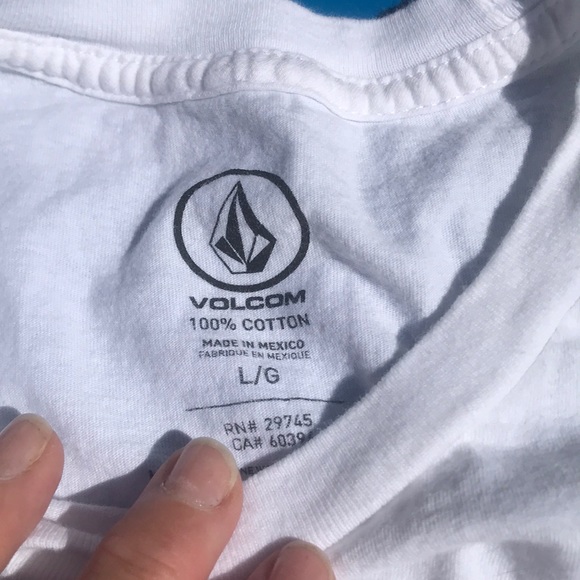 Volcom t shirt - Picture 2 of 2
